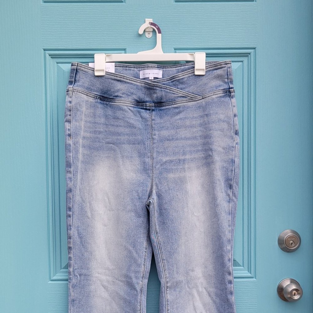 NWT Risen Jeans High Rise Pull On Flare Jeans